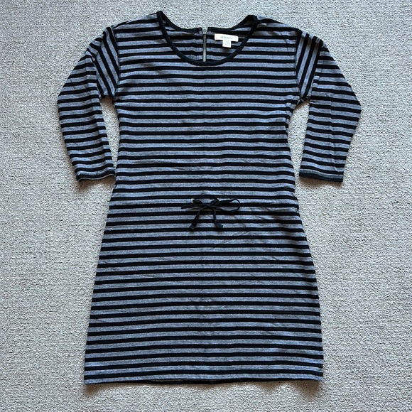 G.H. Bass & Co. Dresses & Skirts - •G.H. BASS & CO.• Women’s 3/4 Sleeve Black and Grey Striped Dress